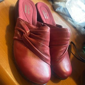 Clark’s collection red Leather slip on